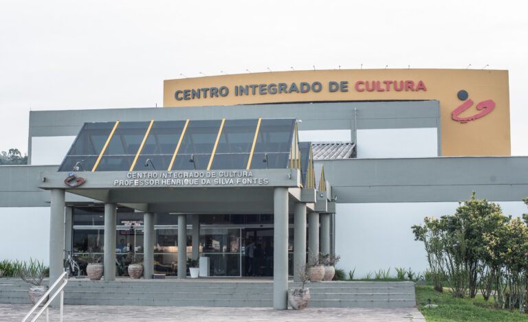 Ex-presidente da Fundação de Cultura de SC terá que devolver R$ 396 mil por ‘obra fantasma’ em teatro tradicional ex-presidente-da-fundacao-de-cultura-de-sc-tera-que-devolver-r$-396-mil-por-‘obra-fantasma’-em-teatro-tradicional