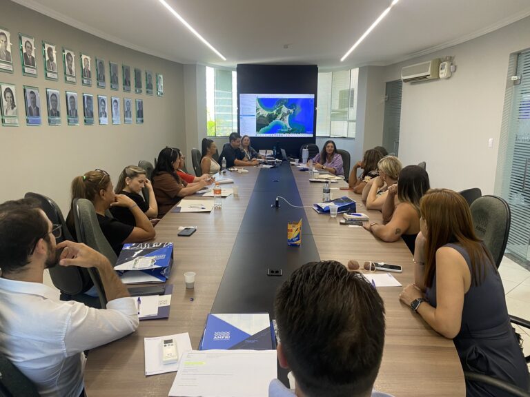 assistencia-social-da-amfri-avanca-com-acoes-pioneiras-na-foz-do-rio-itajai