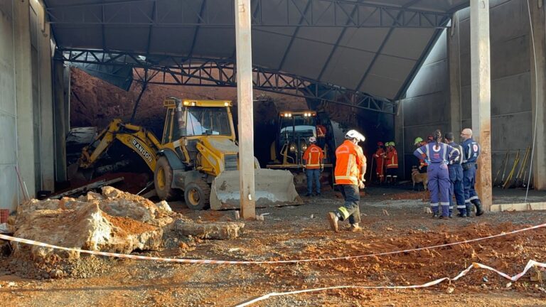 deslizamento-de-terra-derruba-parede-e-dois-trabalhadores-morrem-no-oeste-de-sc