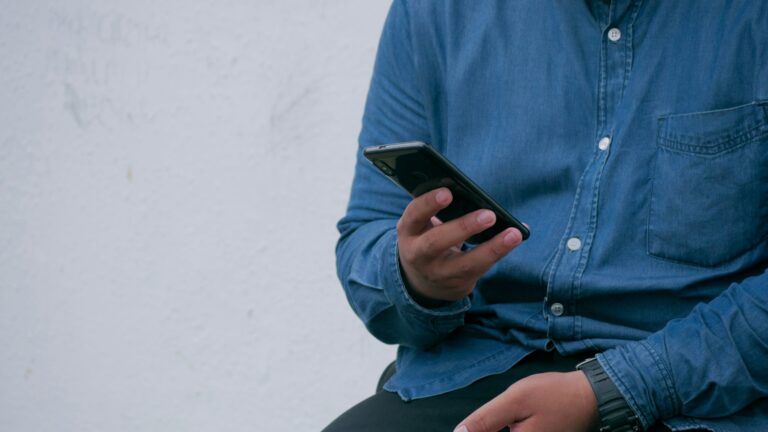 Uso de internet chega a 90,5% dos brasileiros, e diferença cai entre áreas urbanas e rurais, diz IBGE uso-de-internet-chega-a-90,5%-dos-brasileiros,-e-diferenca-cai-entre-areas-urbanas-e-rurais,-diz-ibge