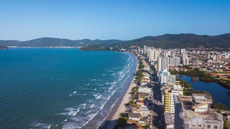Homem recebe cobranças de IPTU de imóvel vendido há 33 anos e TJ determina indenização homem-recebe-cobrancas-de-iptu-de-imovel-vendido-ha-33-anos-e-tj-determina-indenizacao