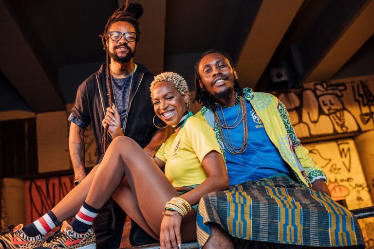 De olho no lance, Rincon bate bolão com Rael e Conka em samba-rap sobre futebol de-olho-no-lance,-rincon-bate-bolao-com-rael-e-conka-em-samba-rap-sobre-futebol