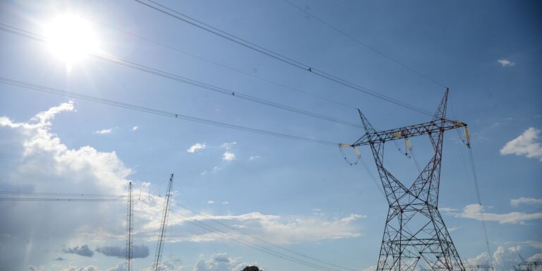 Aneel leiloa mais quatro lotes de transmissão de energia aneel-leiloa-mais-quatro-lotes-de-transmissao-de-energia