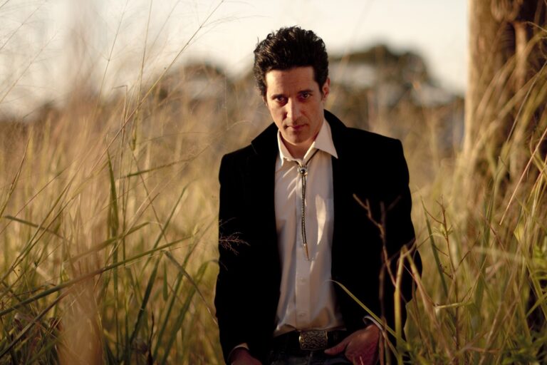 Com clipe para filho autista, Godá promove álbum que evoca o folk e country dos EUA com-clipe-para-filho-autista,-goda-promove-album-que-evoca-o-folk-e-country-dos-eua