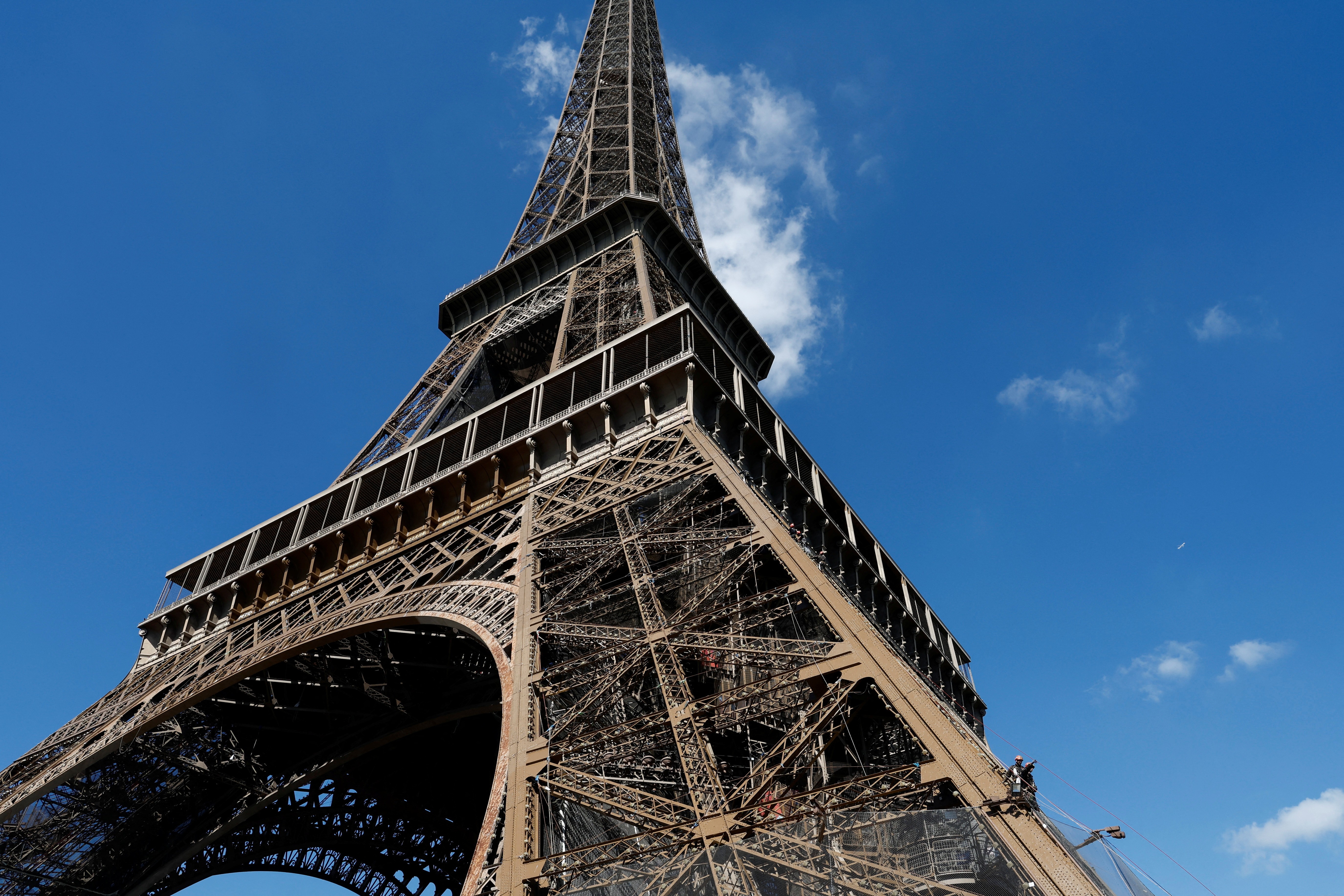 França impõe ‘multa recorde’ contra prédio de Paris transformado em Airbnb franca-impoe-‘multa-recorde’-contra-predio-de-paris-transformado-em-airbnb