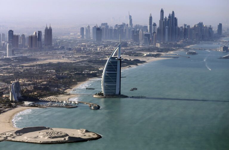 Hotel Burj Al Arab, em Dubai, conhecido como único 7 estrelas do mundo, fechará para reforma hotel-burj-al-arab,-em-dubai,-conhecido-como-unico-7-estrelas-do-mundo,-fechara-para-reforma