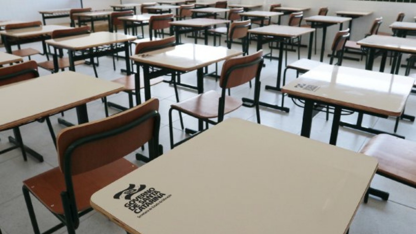 Estudante é ferida no rosto por disparo de arma de pressão em escola pública de Blumenau estudante-e-ferida-no-rosto-por-disparo-de-arma-de-pressao-em-escola-publica-de-blumenau