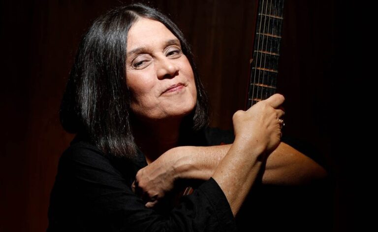Joyce apresenta ‘A velha maluca’ que entrará no ‘remake’ de álbum de 1968 joyce-apresenta-‘a-velha-maluca’-que-entrara-no-‘remake’-de-album-de-1968