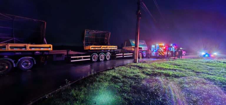 Caminhoneiro é encontrado morto esmagado pela própria carreta após homem estranhar veículo parado em SC caminhoneiro-e-encontrado-morto-esmagado-pela-propria-carreta-apos-homem-estranhar-veiculo-parado-em-sc