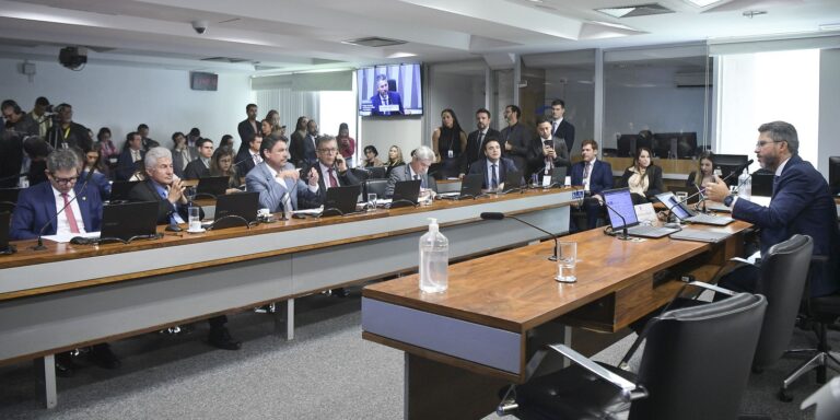 Pedido de vista adia votação da Política de Minerais Críticos pedido-de-vista-adia-votacao-da-politica-de-minerais-criticos