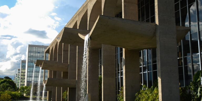 Ministério da Justiça abre processo contra site de revenda de ingresso ministerio-da-justica-abre-processo-contra-site-de-revenda-de-ingresso