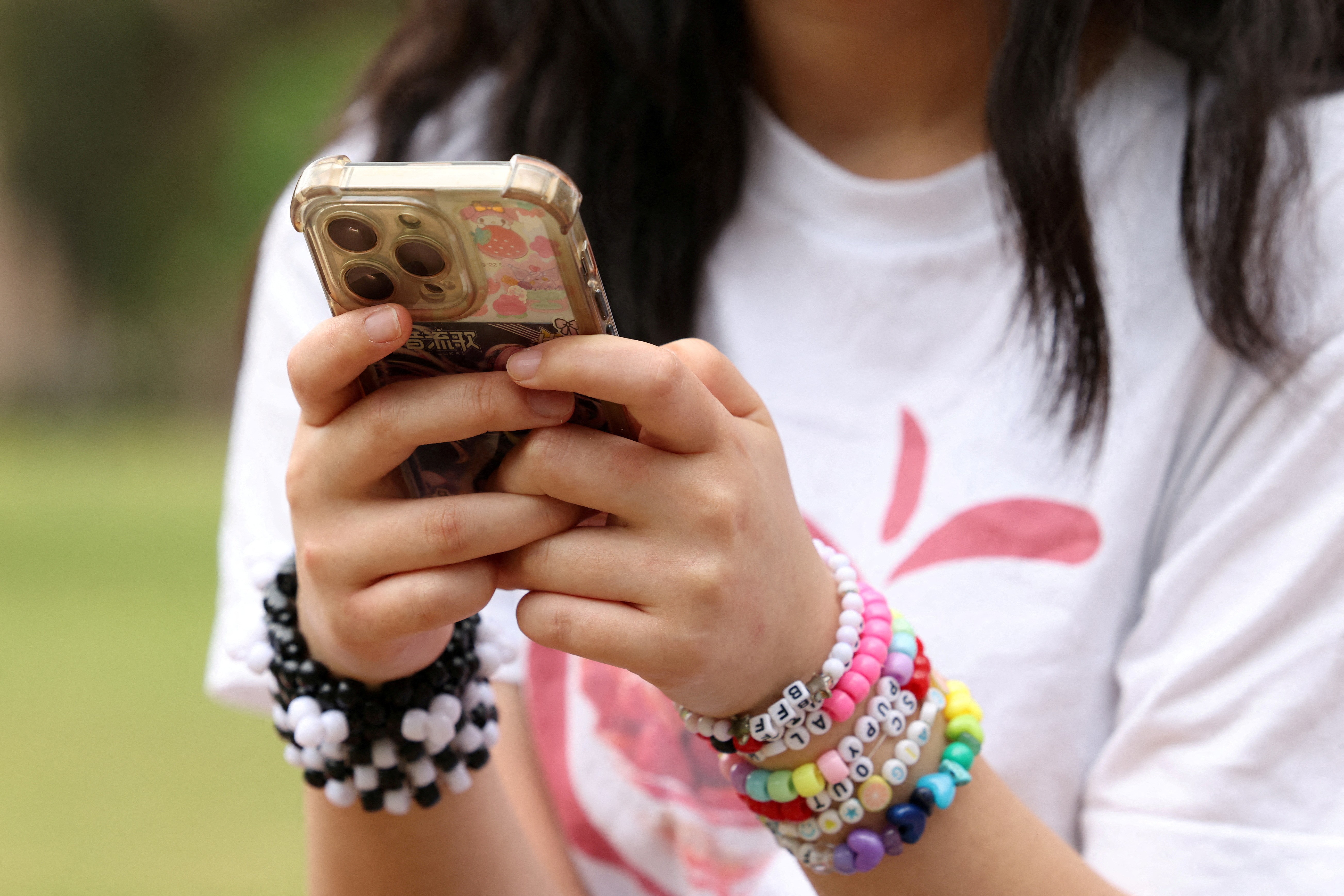 França se prepara para proibir uso de redes sociais para menores de 15 anos franca-se-prepara-para-proibir-uso-de-redes-sociais-para-menores-de-15-anos