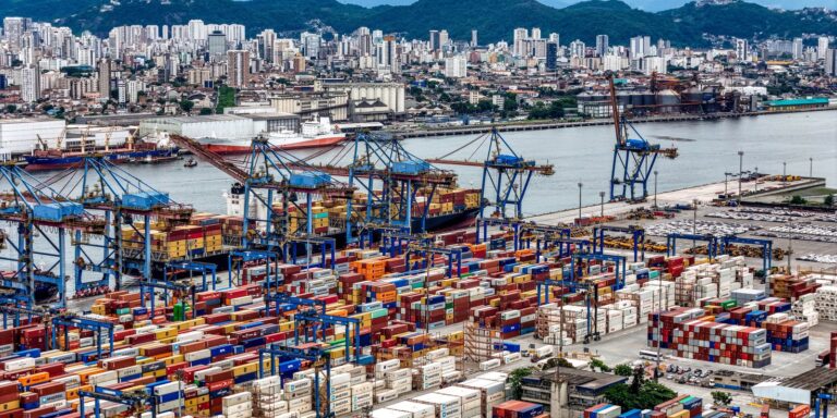 Empresas afetadas por tarifaço terão acesso a socorro de R$ 18,5 bi empresas-afetadas-por-tarifaco-terao-acesso-a-socorro-de-r$-18,5-bi