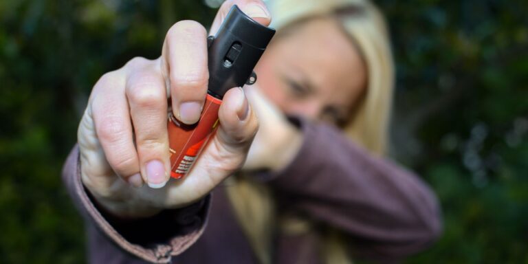 Mulheres podem comprar e usar spray de pimenta para defesa pessoal mulheres-podem-comprar-e-usar-spray-de-pimenta-para-defesa-pessoal
