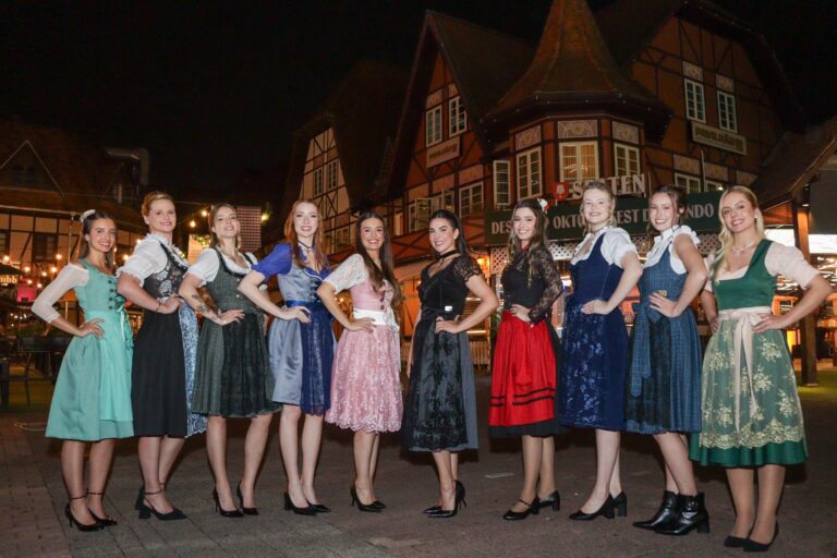 Oktoberfest Blumenau define as 10 finalistas ao título de rainha; VOTE em quem deve ganhar oktoberfest-blumenau-define-as-10-finalistas-ao-titulo-de-rainha;-vote-em-quem-deve-ganhar