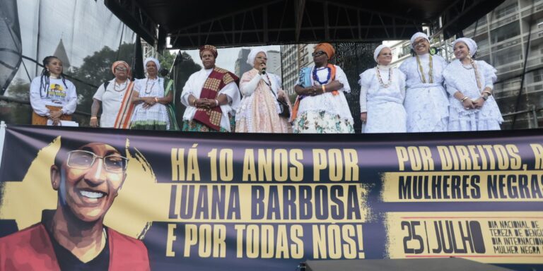 Homenagem a Luana Barbosa marca a 11ª Marcha das Mulheres Negras em SP homenagem-a-luana-barbosa-marca-a-11a-marcha-das-mulheres-negras-em-sp