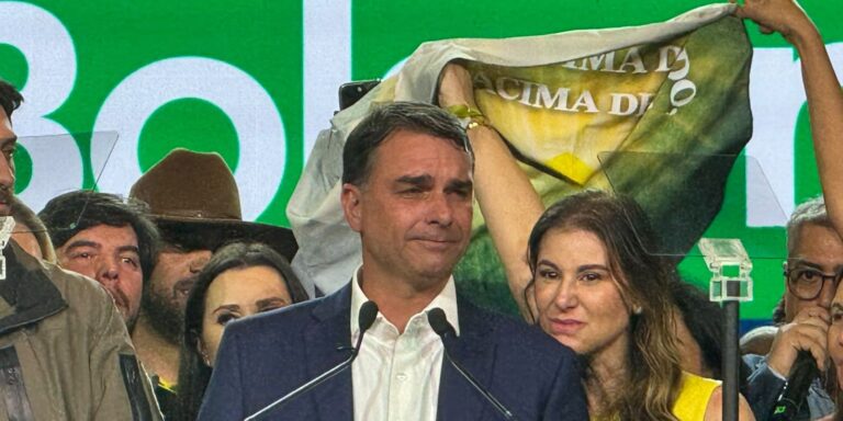 PL oficializa candidatura de Flávio Bolsonaro à Presidência pl-oficializa-candidatura-de-flavio-bolsonaro-a-presidencia
