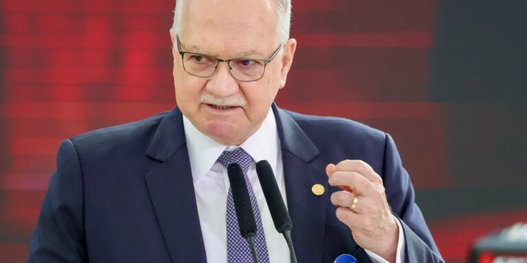 Fachin repudia fala de Milei contra Moraes e reafirma autonomia do STF fachin-repudia-fala-de-milei-contra-moraes-e-reafirma-autonomia-do-stf
