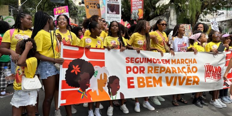 Julho das Pretas: mulheres negras marcham pelas ruas de todo país julho-das-pretas:-mulheres-negras-marcham-pelas-ruas-de-todo-pais