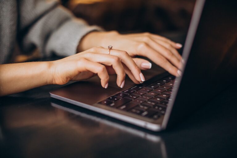 Prompt injection: entenda o ‘código secreto’ que professor usou para flagrar uso de IA em trabalho prompt-injection:-entenda-o-‘codigo-secreto’-que-professor-usou-para-flagrar-uso-de-ia-em-trabalho
