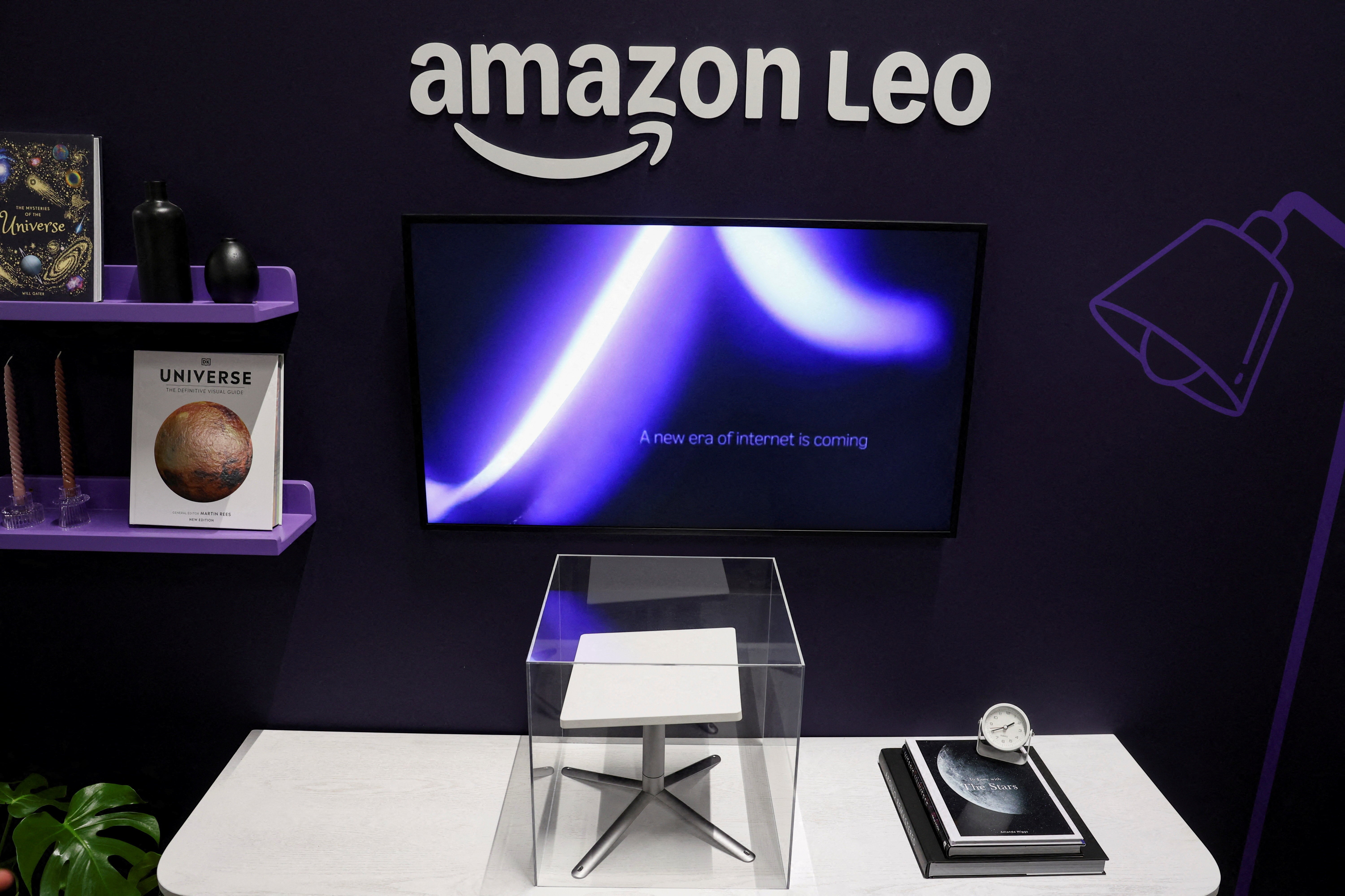 Amazon quer lançar mais de 5 mil satélites para levar sinal de internet direto a celulares amazon-quer-lancar-mais-de-5-mil-satelites-para-levar-sinal-de-internet-direto-a-celulares