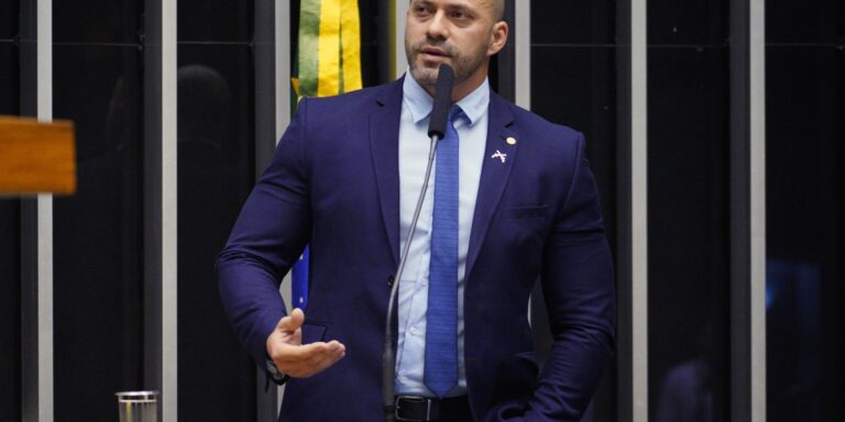 Moraes dá 48h para Daniel Silveira explicar publicação de vídeo no X moraes-da-48h-para-daniel-silveira-explicar-publicacao-de-video-no-x
