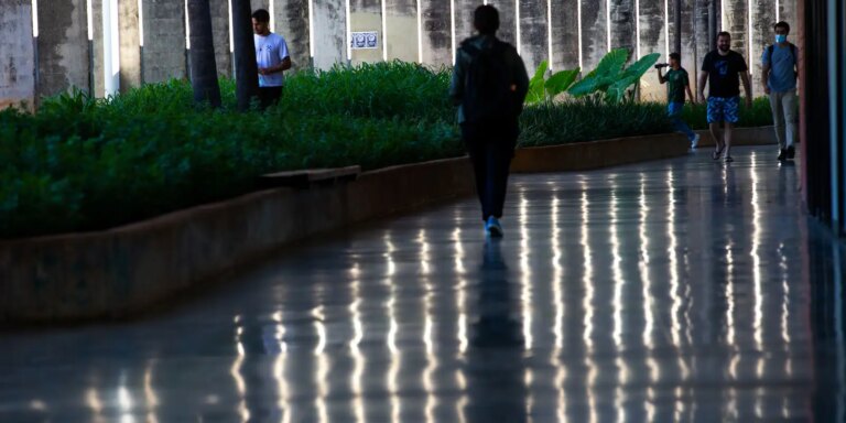 Universidades tem até sábado para pedir implantação de Cuidoteca universidades-tem-ate-sabado-para-pedir-implantacao-de-cuidoteca