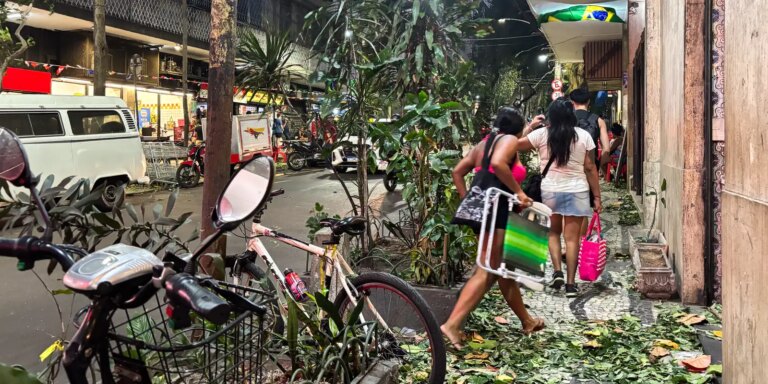 Mais de 510 mil imóveis ainda estão sem luz no Rio mais-de-510-mil-imoveis-ainda-estao-sem-luz-no-rio