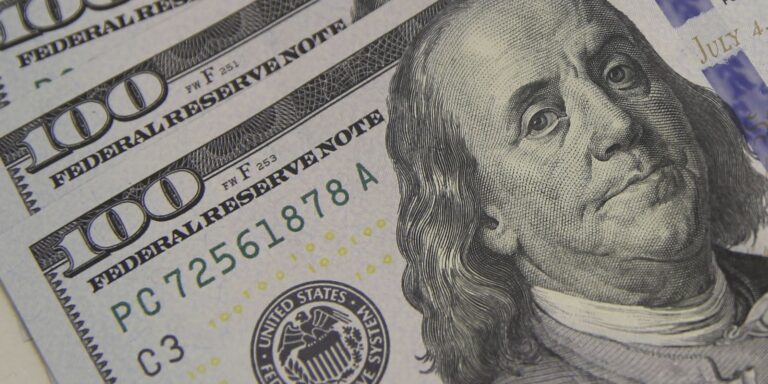 Dólar cai ao menor nível em quase dois meses, com alívio externo dolar-cai-ao-menor-nivel-em-quase-dois-meses,-com-alivio-externo