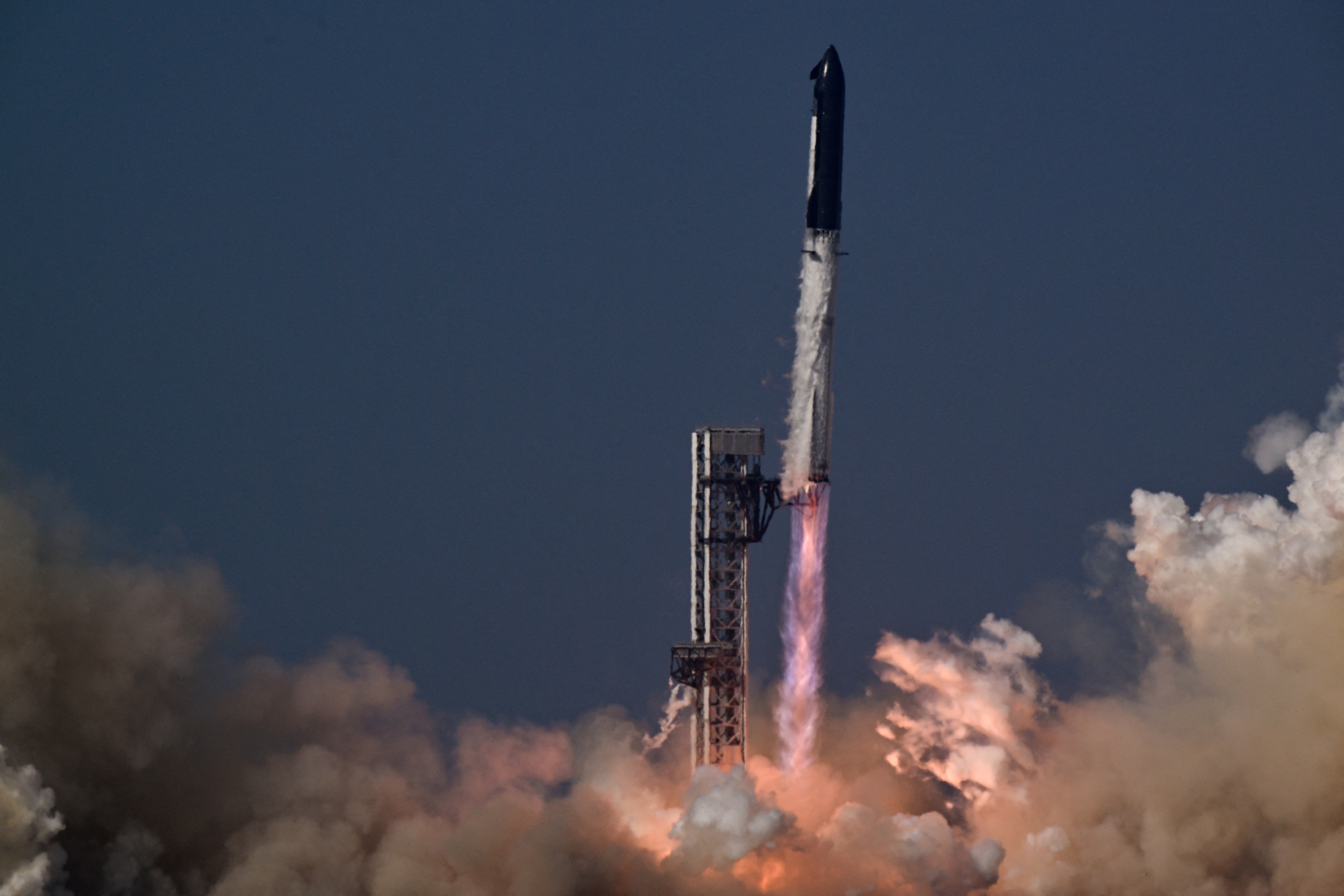 SpaceX fecha contrato de US$ 1,6 bilhão com Força Espacial dos EUA para lançar satélites militares de mira spacex-fecha-contrato-de-us$-1,6-bilhao-com-forca-espacial-dos-eua-para-lancar-satelites-militares-de-mira