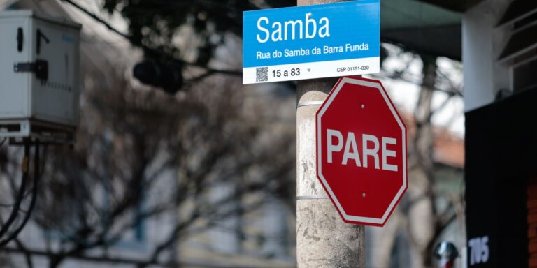 Em São Paulo, rua é renomeada em homenagem à história do samba em-sao-paulo,-rua-e-renomeada-em-homenagem-a-historia-do-samba