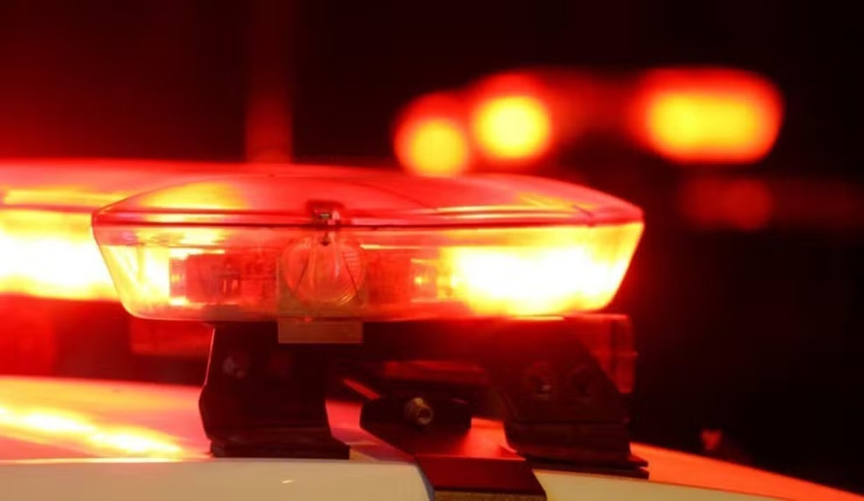 Mulher é morta a facadas dentro de casa em SC e suspeito é homem com quem vivia há 7 anos mulher-e-morta-a-facadas-dentro-de-casa-em-sc-e-suspeito-e-homem-com-quem-vivia-ha-7-anos