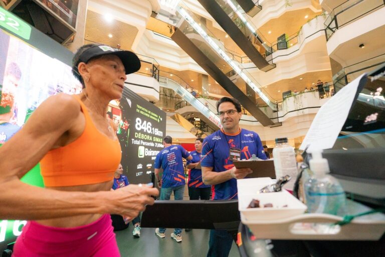 Sono de 3 horas, bebidas isotônicas e géis de carboidrato: como brasileira tenta quebrar recorde mundial de corrida em esteira sono-de-3-horas,-bebidas-isotonicas-e-geis-de-carboidrato:-como-brasileira-tenta-quebrar-recorde-mundial-de-corrida-em-esteira