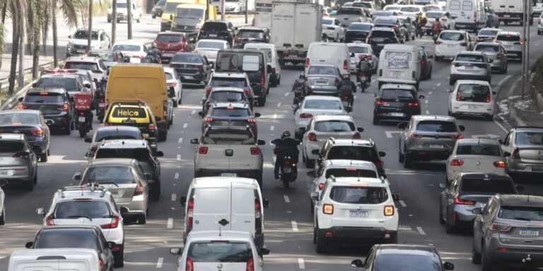 Greve de trens em SP causa congestionamento de mais de 2 mil km greve-de-trens-em-sp-causa-congestionamento-de-mais-de-2-mil-km