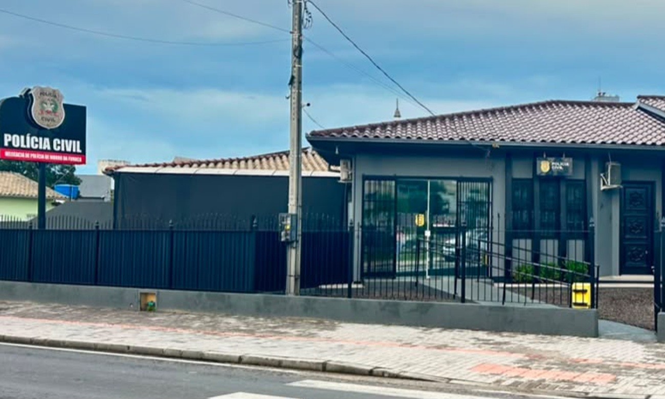 Pai é preso por usar chicote de cavalo para surrar filho de 5 anos como forma de punição em SC pai-e-preso-por-usar-chicote-de-cavalo-para-surrar-filho-de-5-anos-como-forma-de-punicao-em-sc