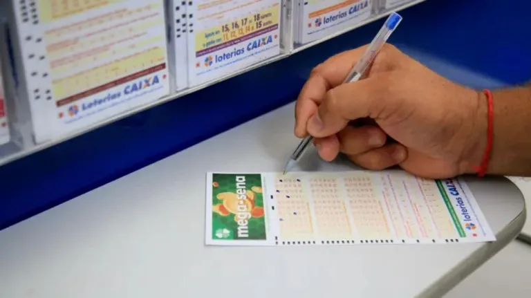 Mega-Sena: 13 apostas simples e dois bolões do Paraná acertam cinco números e levam prêmios mega-sena:-13-apostas-simples-e-dois-boloes-do-parana-acertam-cinco-numeros-e-levam-premios
