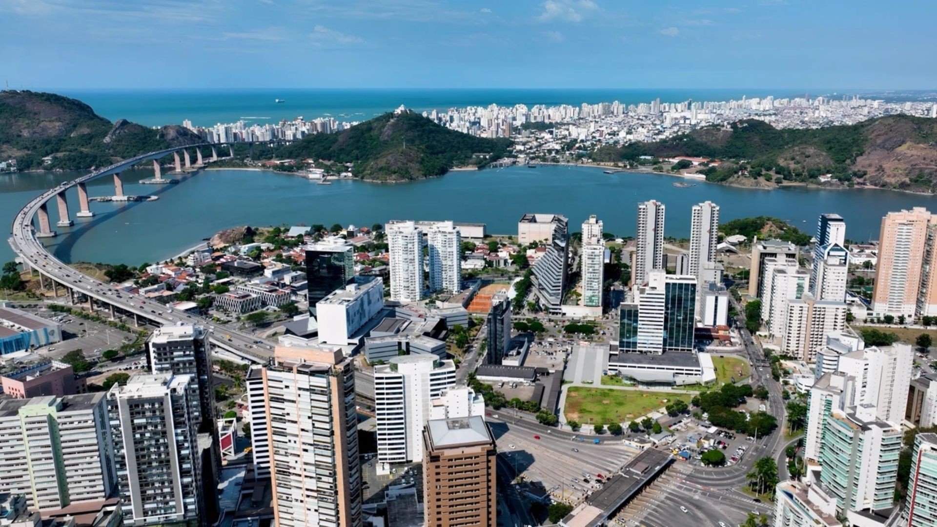 Vitória desbanca Balneário Camboriú e volta ao topo das cidades com m² mais caro do país vitoria-desbanca-balneario-camboriu-e-volta-ao-topo-das-cidades-com-m²-mais-caro-do-pais