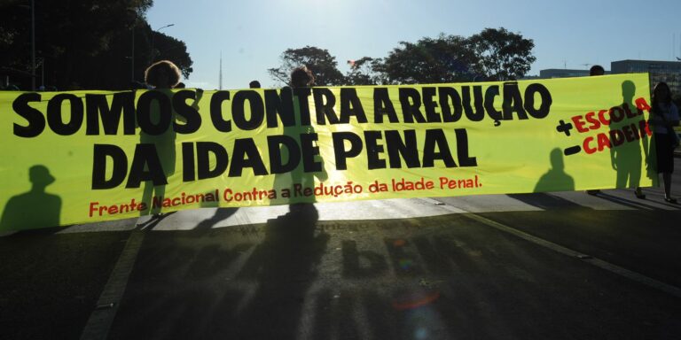 Pediatras se manifestam contrários à redução da maioridade penal pediatras-se-manifestam-contrarios-a-reducao-da-maioridade-penal