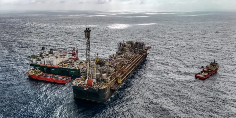 Petroleiros pedem Petrobras mais estatal e menor repasse a acionistas petroleiros-pedem-petrobras-mais-estatal-e-menor-repasse-a-acionistas
