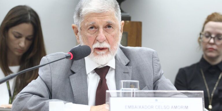 Oposição e Amorim divergem sobre atritos entre Brasil e EUA sob Trump oposicao-e-amorim-divergem-sobre-atritos-entre-brasil-e-eua-sob-trump