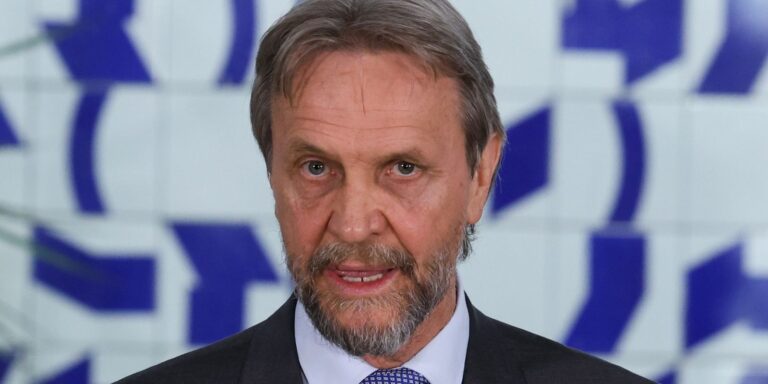 Após AVC isquêmico, líder do PT na Câmara continua internado apos-avc-isquemico,-lider-do-pt-na-camara-continua-internado