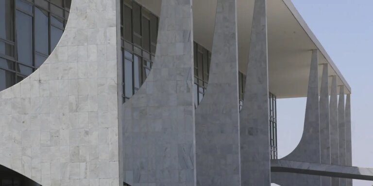 Governo abre processo de reciprocidade contra tarifas dos EUA governo-abre-processo-de-reciprocidade-contra-tarifas-dos-eua