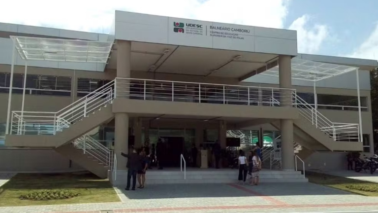 Polícia investiga lista de alunas ‘estupráveis’ feita por estudantes da Udesc em Balneário Camboriú policia-investiga-lista-de-alunas-‘estupraveis’-feita-por-estudantes-da-udesc-em-balneario-camboriu