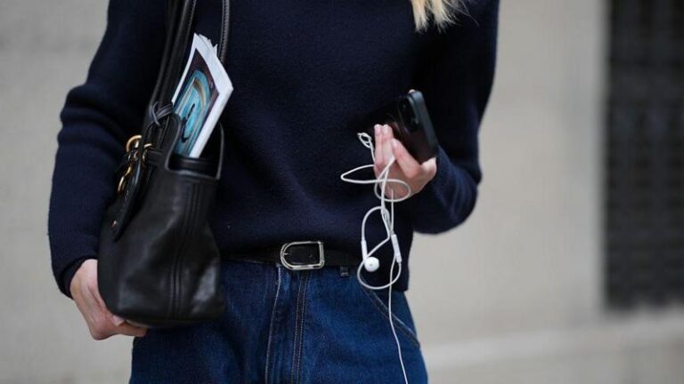 Câmeras digitais e fones com fio estão de volta. Mas por quê? cameras-digitais-e-fones-com-fio-estao-de-volta.-mas-por-que?