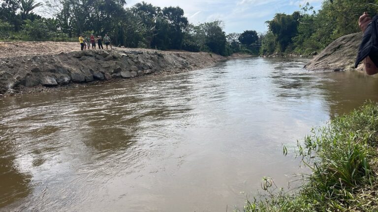Criança de 6 anos desaparece em rio de Santo Amaro da Imperatriz crianca-de-6-anos-desaparece-em-rio-de-santo-amaro-da-imperatriz
