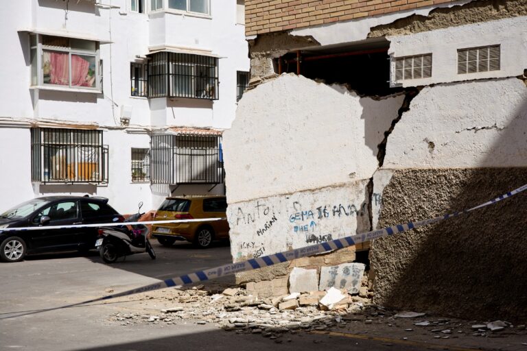 tres-terremotos-atingem-granada,-na-espanha,-deixando-feridos-e-danos;-video