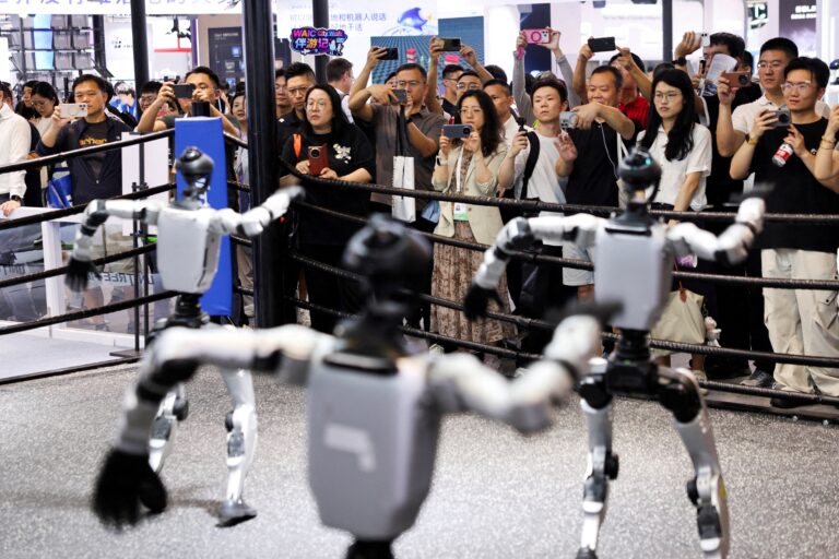 robos-que-dancam,-lutam-e-trabalham:-gigante-chinesa-estreia-na-bolsa-apos-levantar-quase-us$-1-bilhao