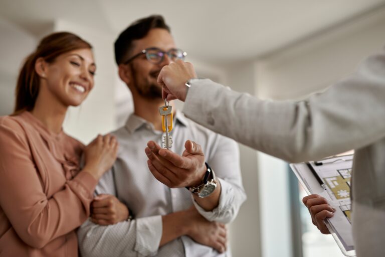 por-que-investidores-voltam-a-olhar-para-imoveis-em-tempos-de-juros-altos