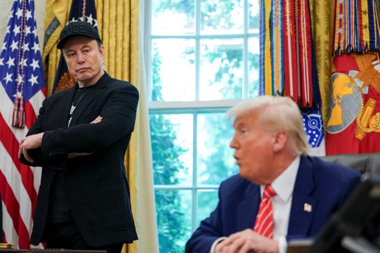 trump-comprou-acoes-da-spacex,-de-elon-musk,-mostra-declaracao-financeira