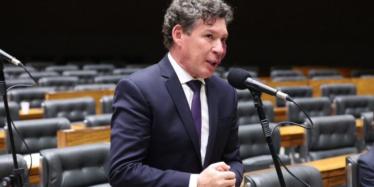 Hugo Motta indica presidente da comissão da MP da Taxa das Blusinhas hugo-motta-indica-presidente-da-comissao-da-mp-da-taxa-das-blusinhas